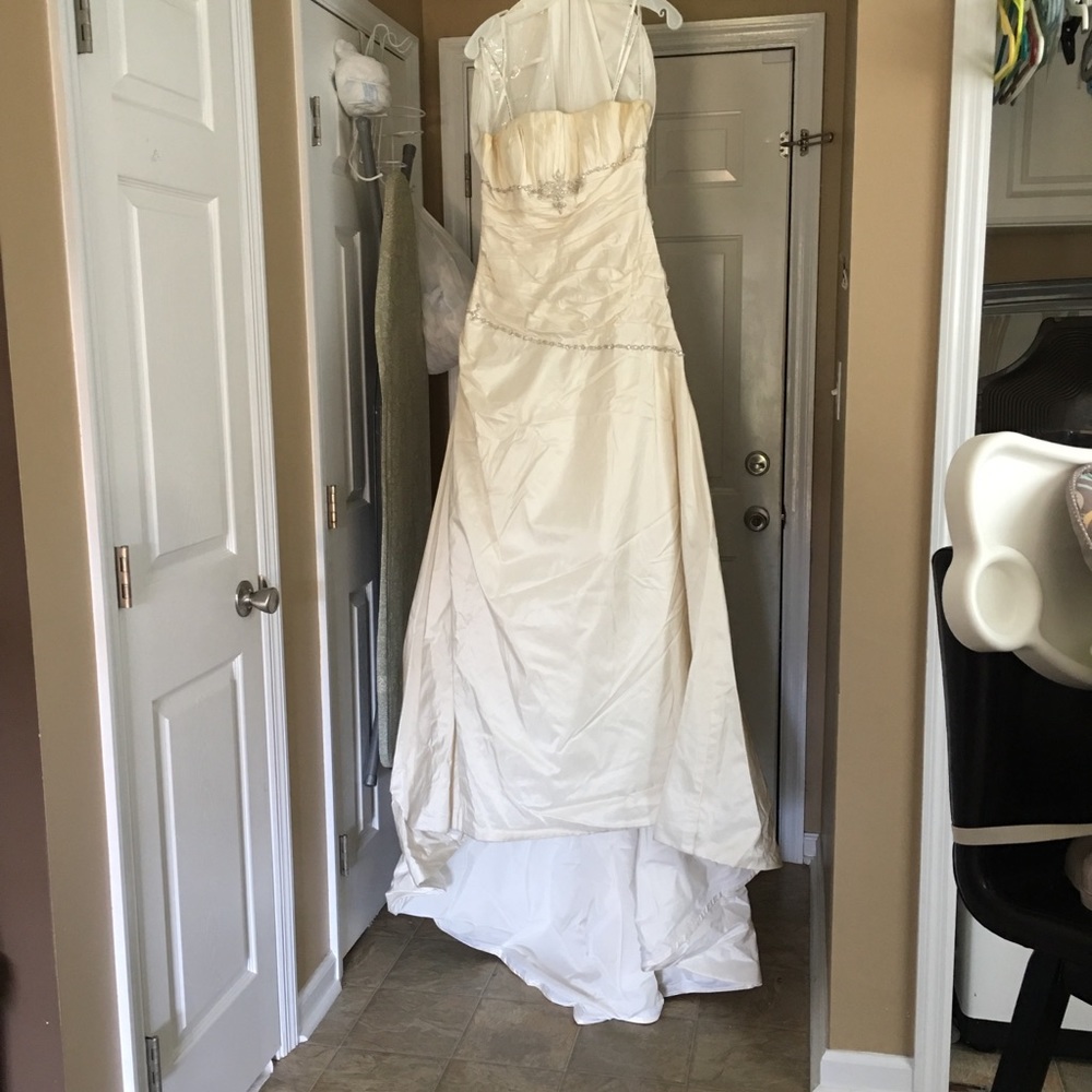 Jasmine Haute Couture Strapless Wedding Dress